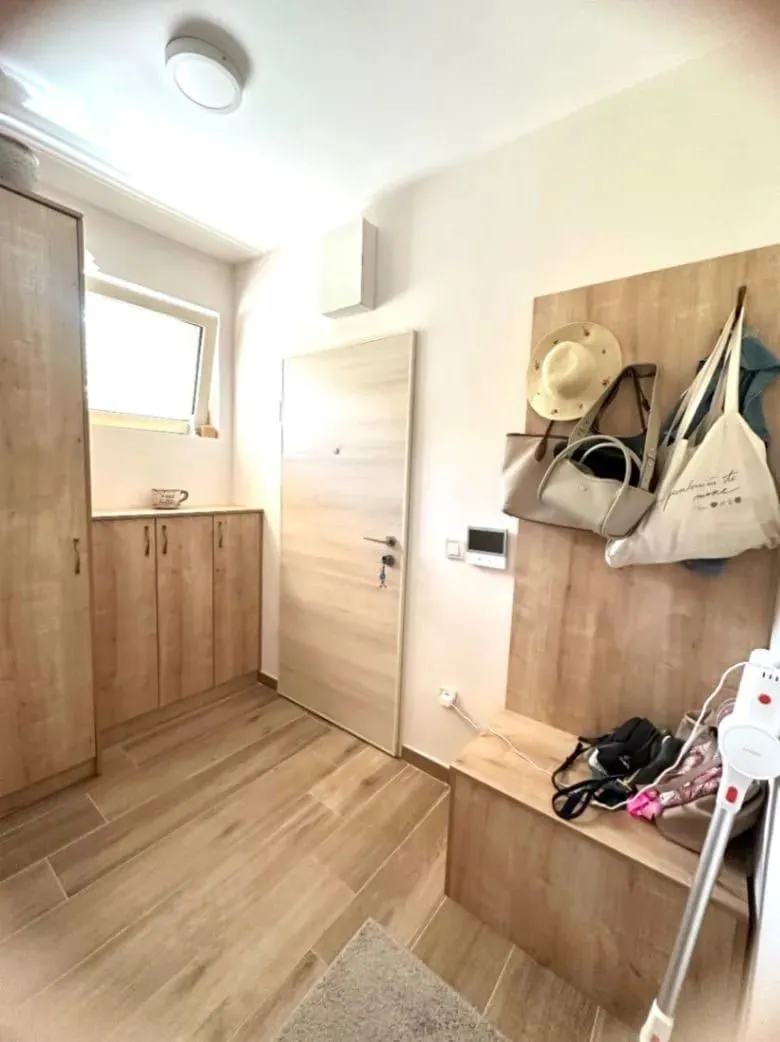 Rent, one bedroom apartment, 46m², Seljanovo, Tivat