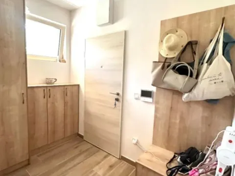 Izdavanje, jednosoban stan, 46m², Seljanovo, Tivat - image 6