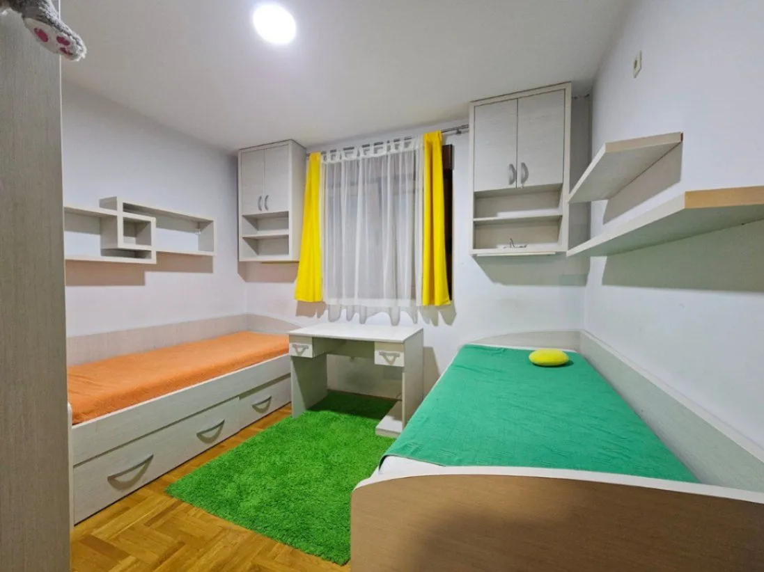 Izdavanje, dvosoban stan, 63m², Stari Aerodrom, Podgorica