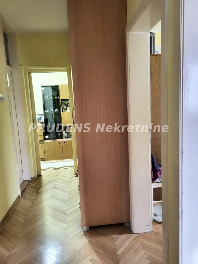 Sale, four bedroom apartment, 108m², Neimar, Vračar Sve Podlokacije