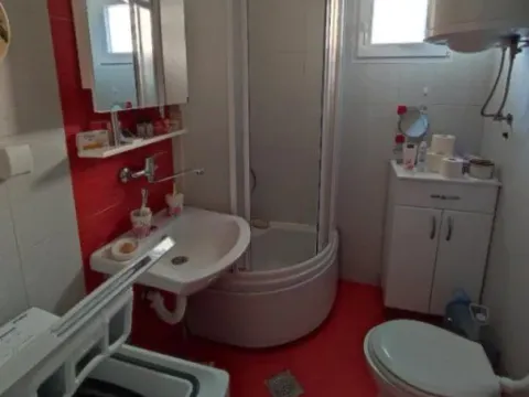 Rent, one bedroom apartment, 40m², Dobrota, Kotor - image 7