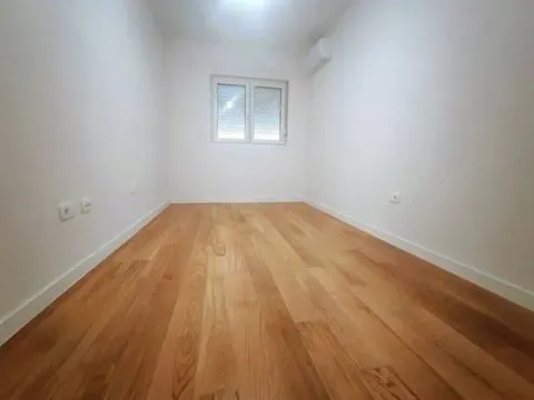 Izdavanje, dvosoban stan, 74m², Central Point, Podgorica - image 5