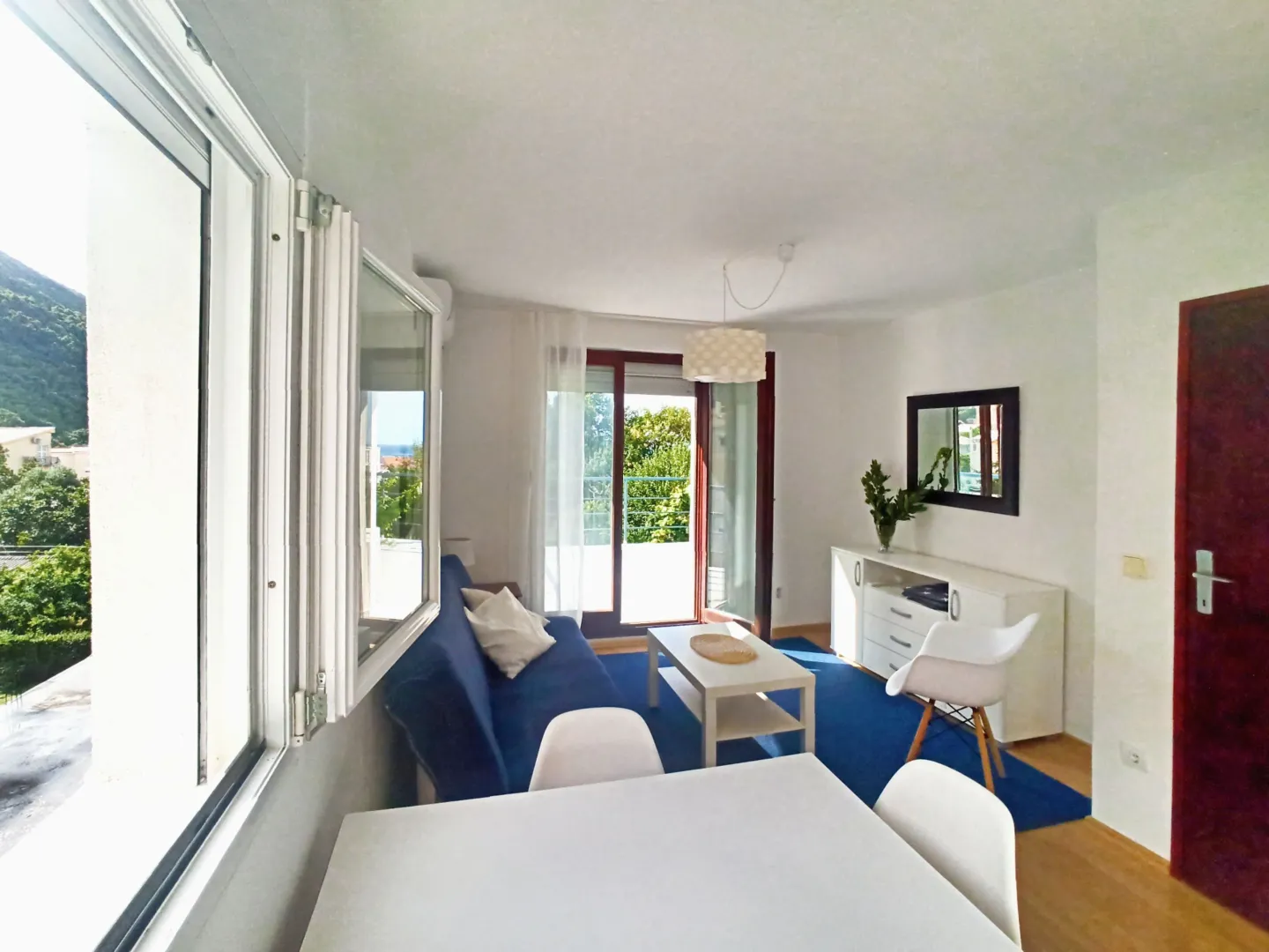 Izdavanje, jednosoban stan, 65m², Lazi, Budva