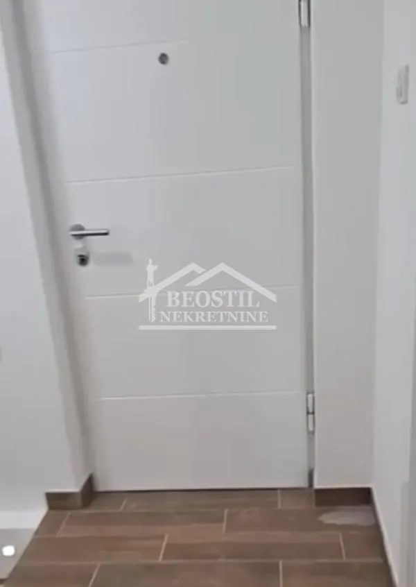 Prodaja, trosoban stan, 32m², Zemun Sve Podlokacije, Beograd