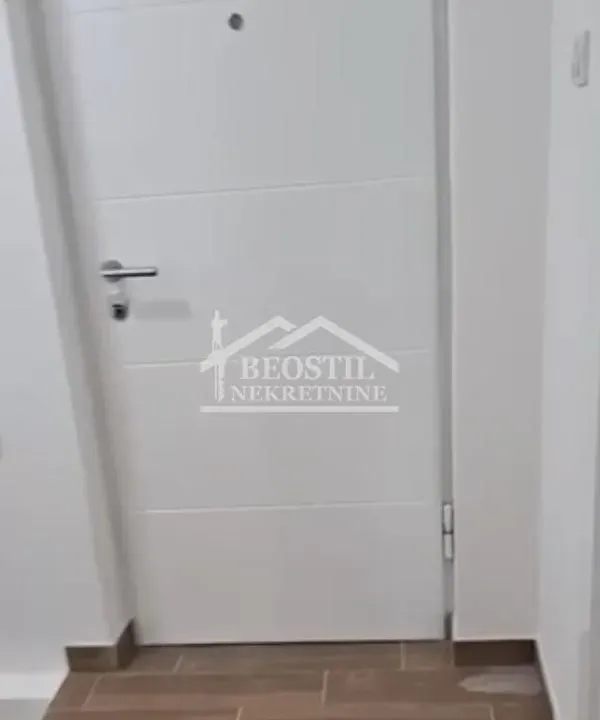 Prodaja, trosoban stan, 32m², Zemun Sve Podlokacije, Beograd