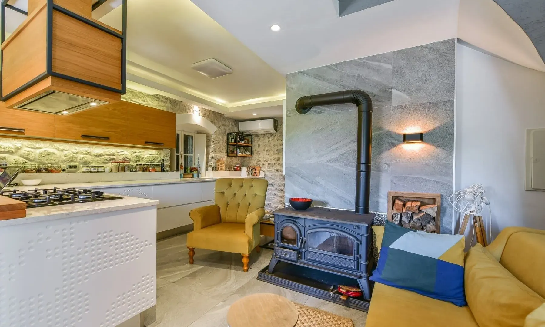 Prodaja, kuća, 150m², Radanovići, Kotor