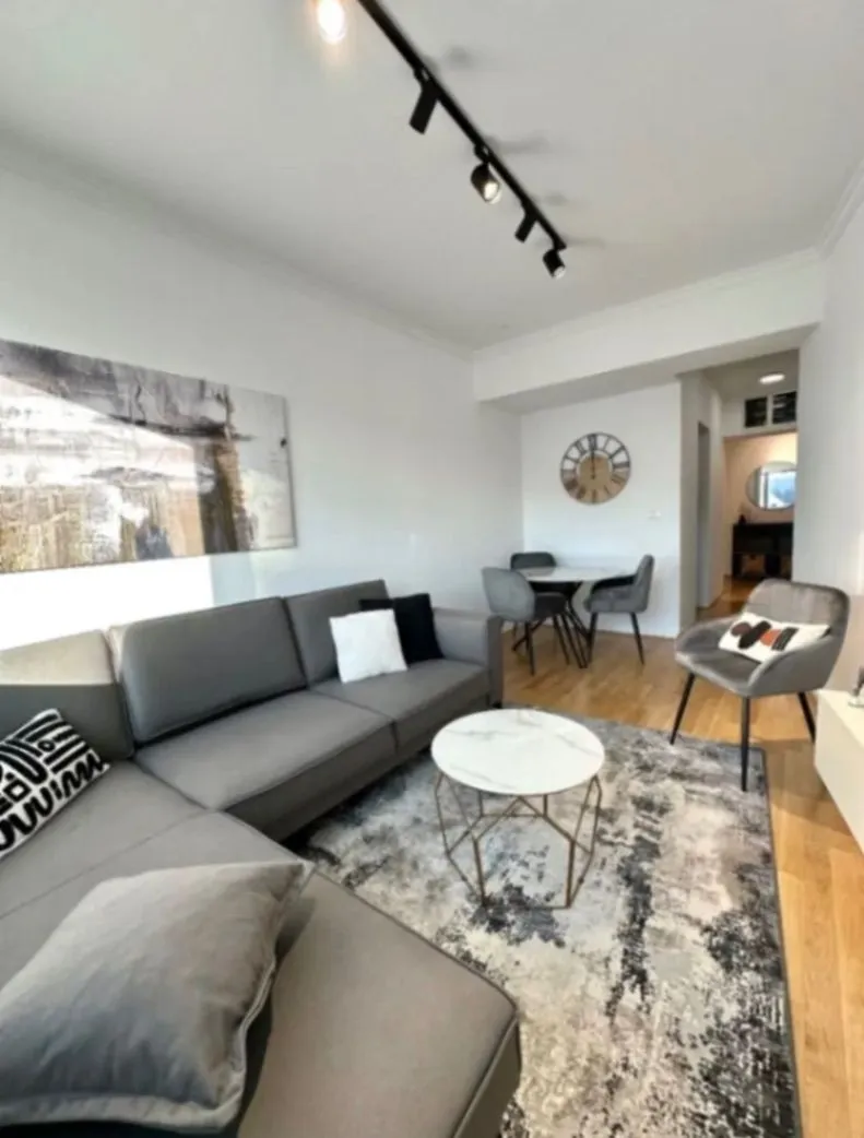 Izdavanje, jednosoban stan, 53m², Centar, Podgorica