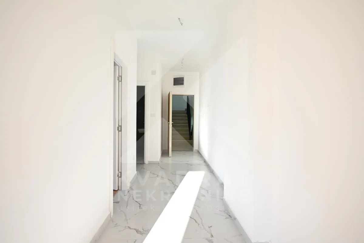 Prodaja, dvosoban stan, 70m², Zagorič, Podgorica