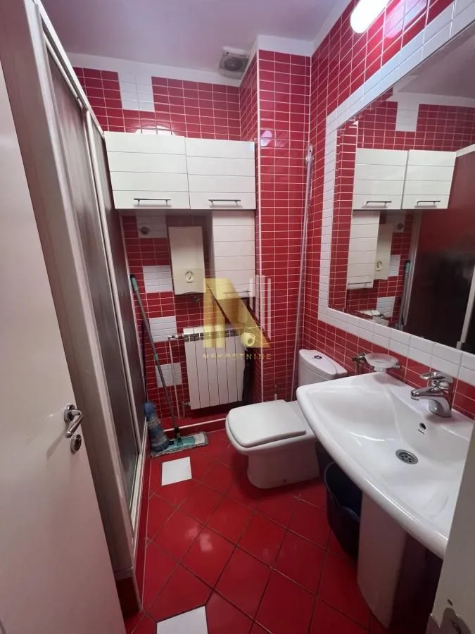 Prodaja, četvorosoban stan, 105m², Centar, Novi Sad