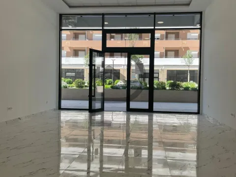 Rent, office space, 48m², Central Point, Podgorica - image 2