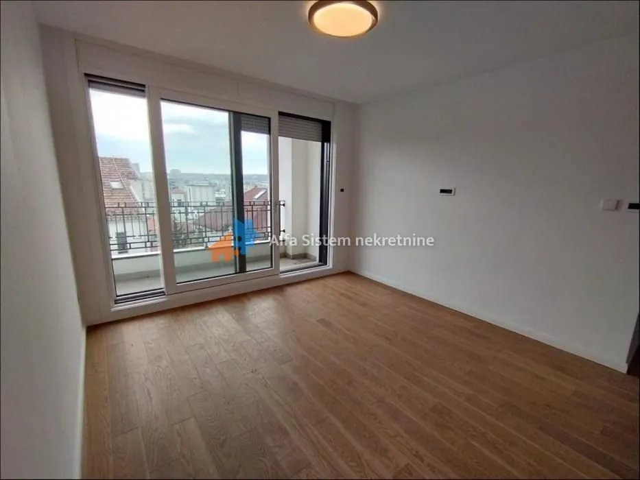 Izdavanje, trosoban stan, 71m², Čubura, Beograd