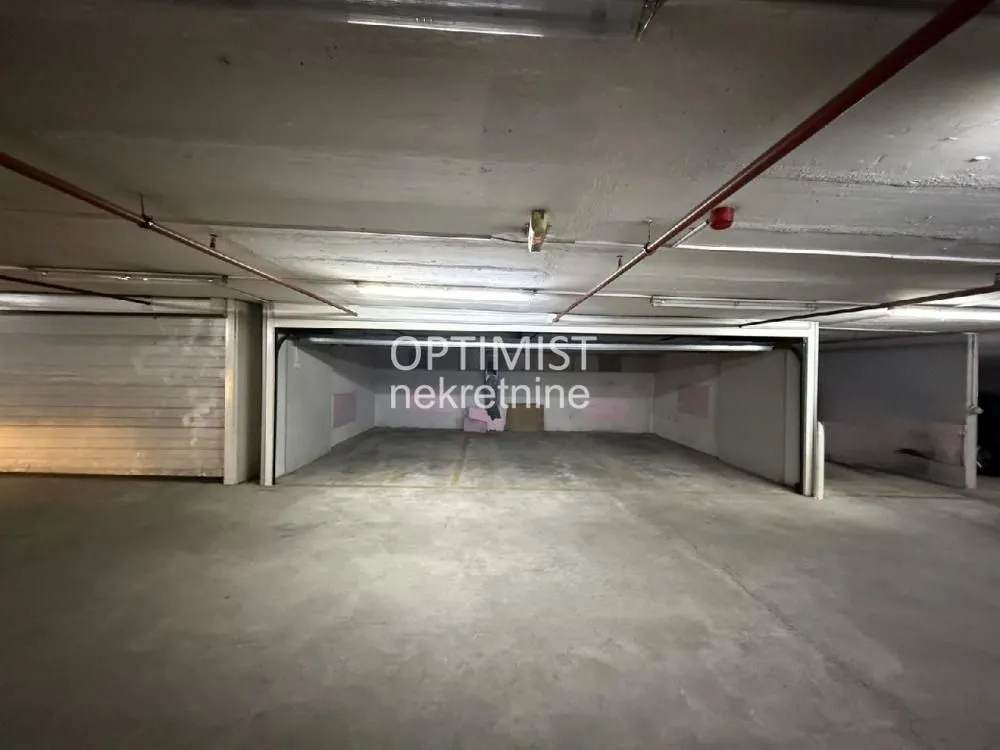 Sale, four bedroom apartment, 157m², Lion, Zvezdara Sve Podlokacije