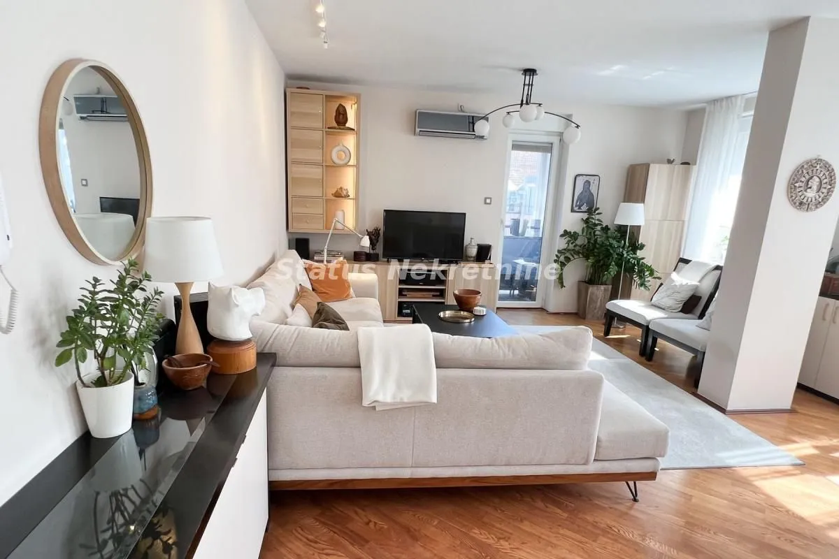 Sale, four bedroom apartment, 102m², Cara Dušana, Novi Sad Sve Podlokacije