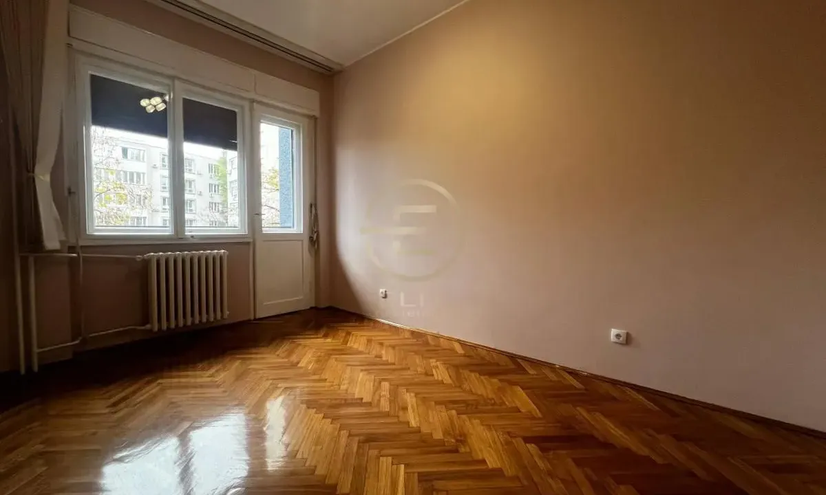 Izdavanje, poslovni prostor, 50m², Stari grad, Novi Sad
