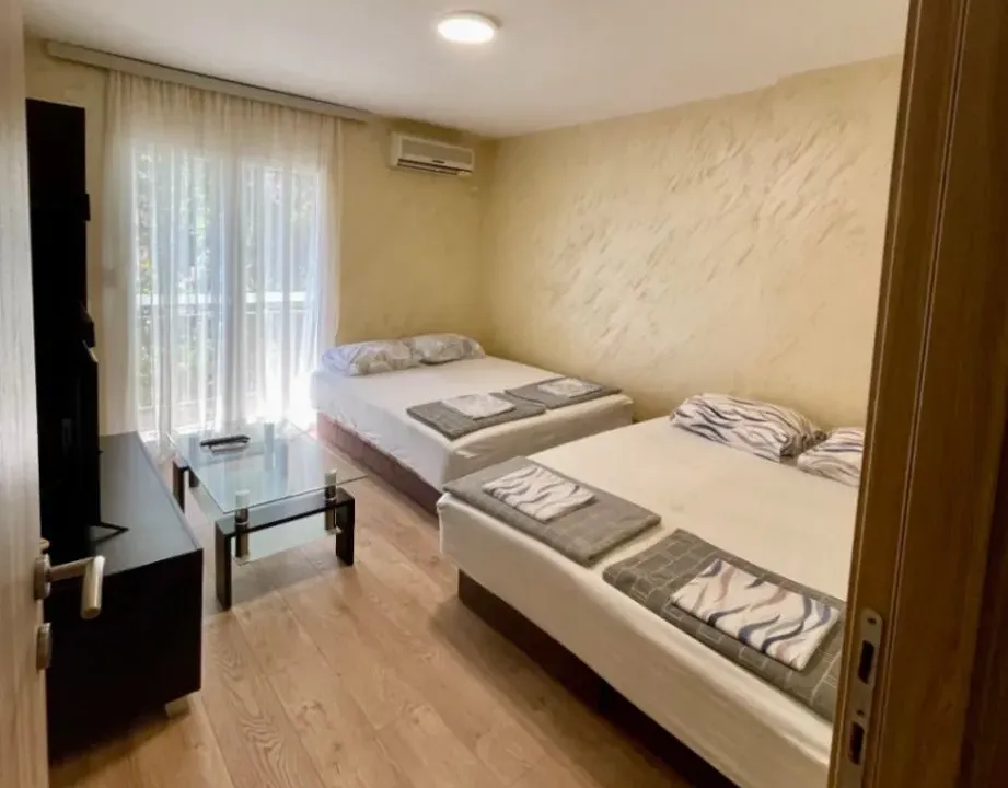 Izdavanje, stan, 39m², Podkošljun, Budva
