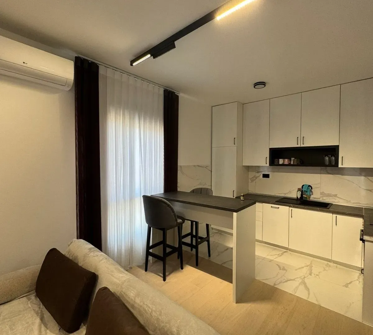 Izdavanje, jednosoban stan, 53m², 1 maj, Podgorica