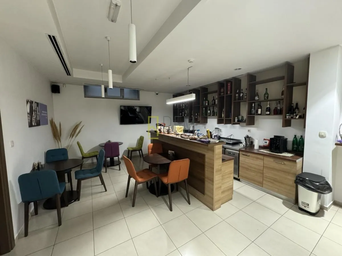 Sale, office space, 370m², Blok 9, Podgorica