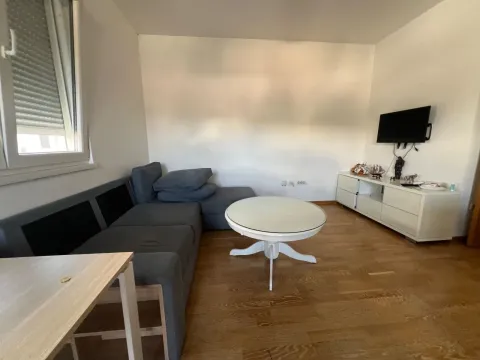 Rent, two bedroom apartment, 60m², Dalmatinska ulica, Podgorica - image 9
