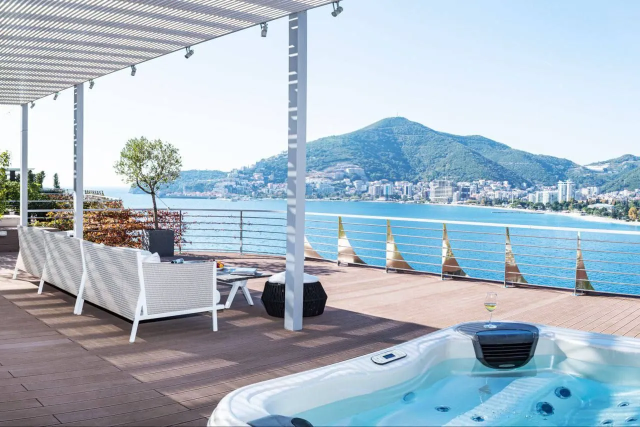 Prodaja, trosoban stan, 255m², Dukley Gardens, Budva