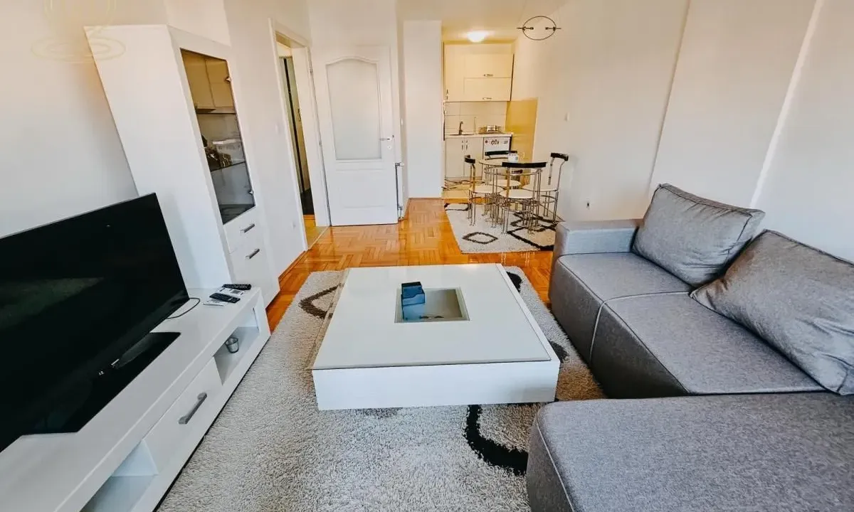 Rent, three bedroom apartment, 70m², Medijana, Niš