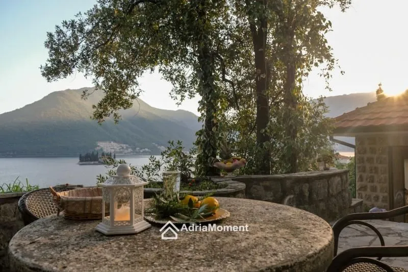 Prodaja, kuća, 285m², Perast, Kotor