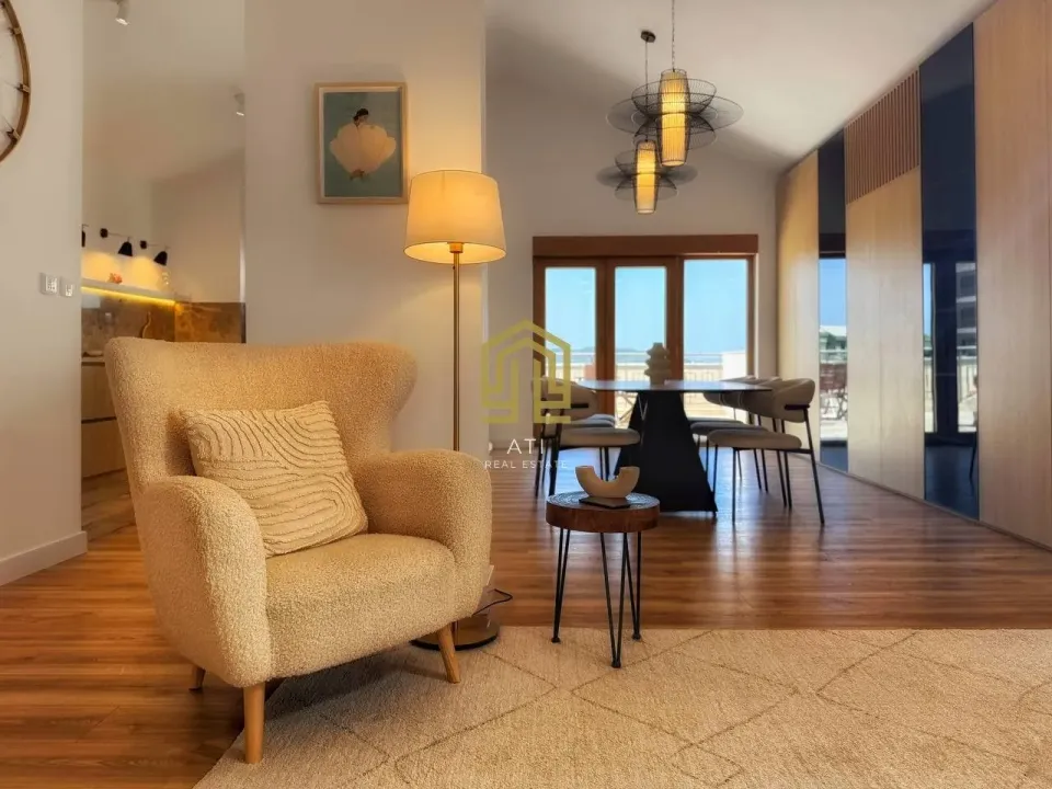 Izdavanje, dvosoban stan, 136m², Pržno, Budva
