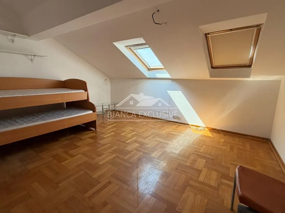 Prodaja, četvorosoban stan, 120m², Južni Bulevar, Vračar Sve Podlokacije