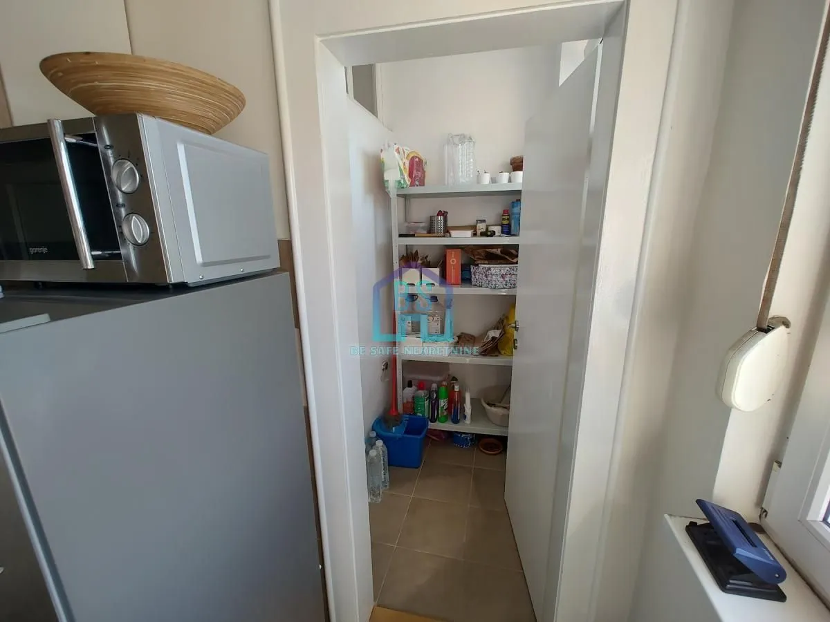 Prodaja, trosoban stan, 74m², Stari grad, Novi Sad