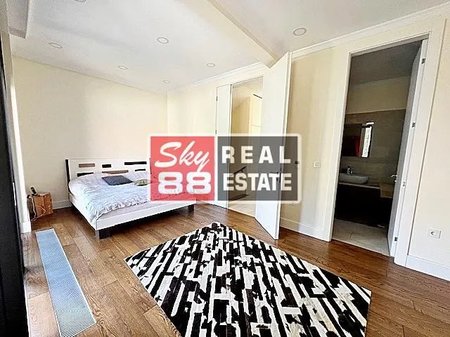 Sale, house, 440m², Senjak, Beograd