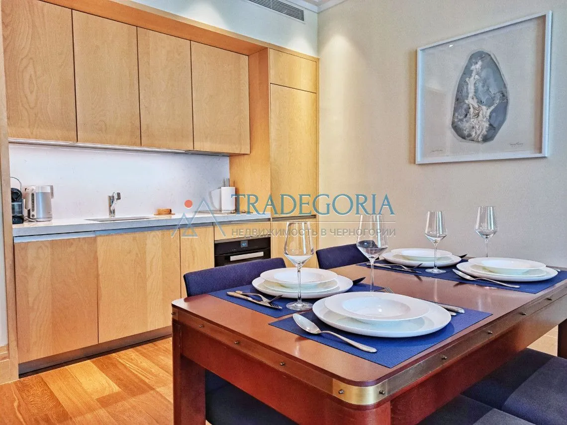 Prodaja, jednosoban stan, 87m², Tivat, Crna Gora
