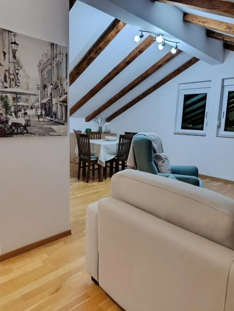 Rent, two bedroom apartment, 88m², Centar, Tivat