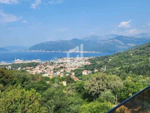 Rent, three bedroom apartment, 120m², Tivat, Crna Gora - image 9