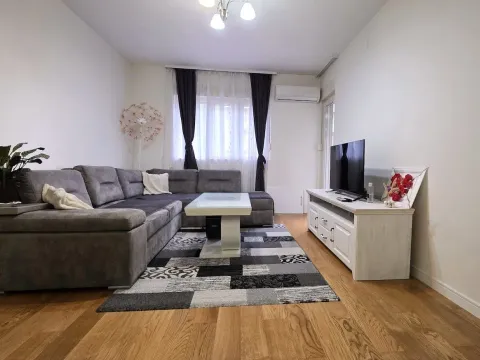 Izdavanje, stan, 50m², Central Point, Podgorica - image 1