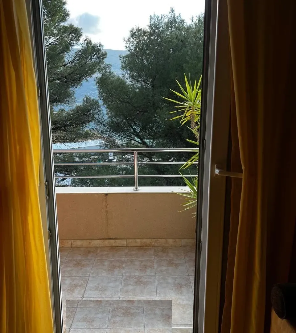 Prodaja, dvosoban stan, 73m², Đenovići, Herceg Novi