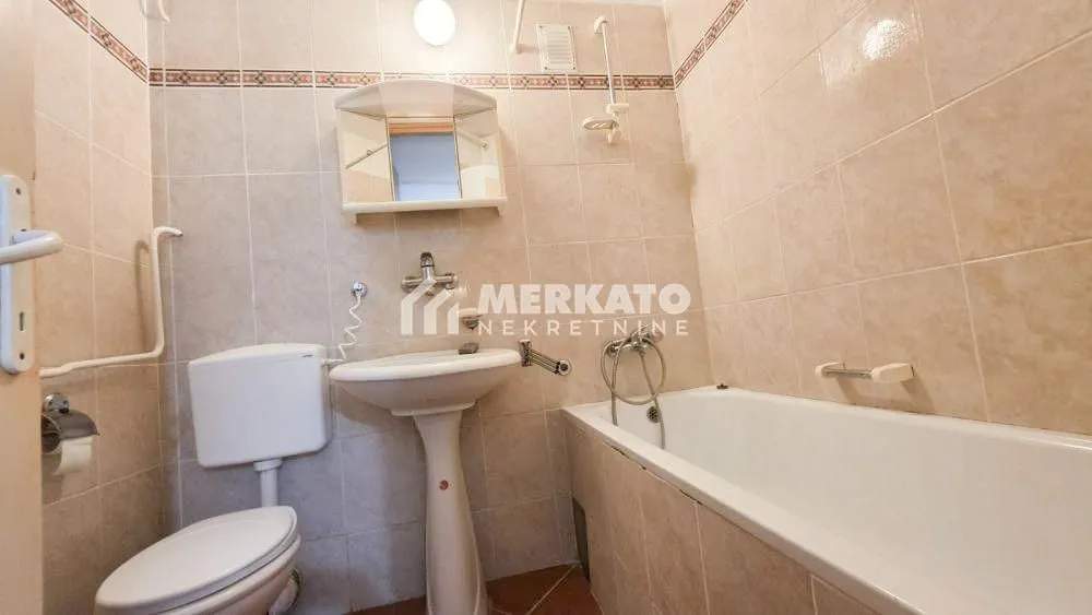 Prodaja, trosoban stan, 67m², Zrenjanin, Srbija