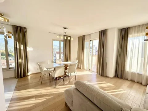 Prodaja, dvosoban stan, 71m², Centar, Budva