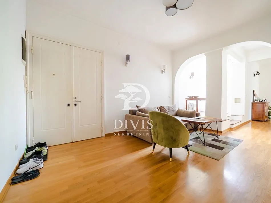 Sale, four bedroom apartment, 123m², Zemun Centar, Zemun Sve Podlokacije