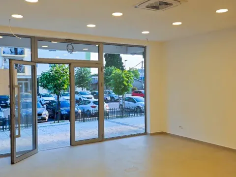 Izdavanje, poslovni prostor, 46m², Tuški Put, Podgorica - image 2