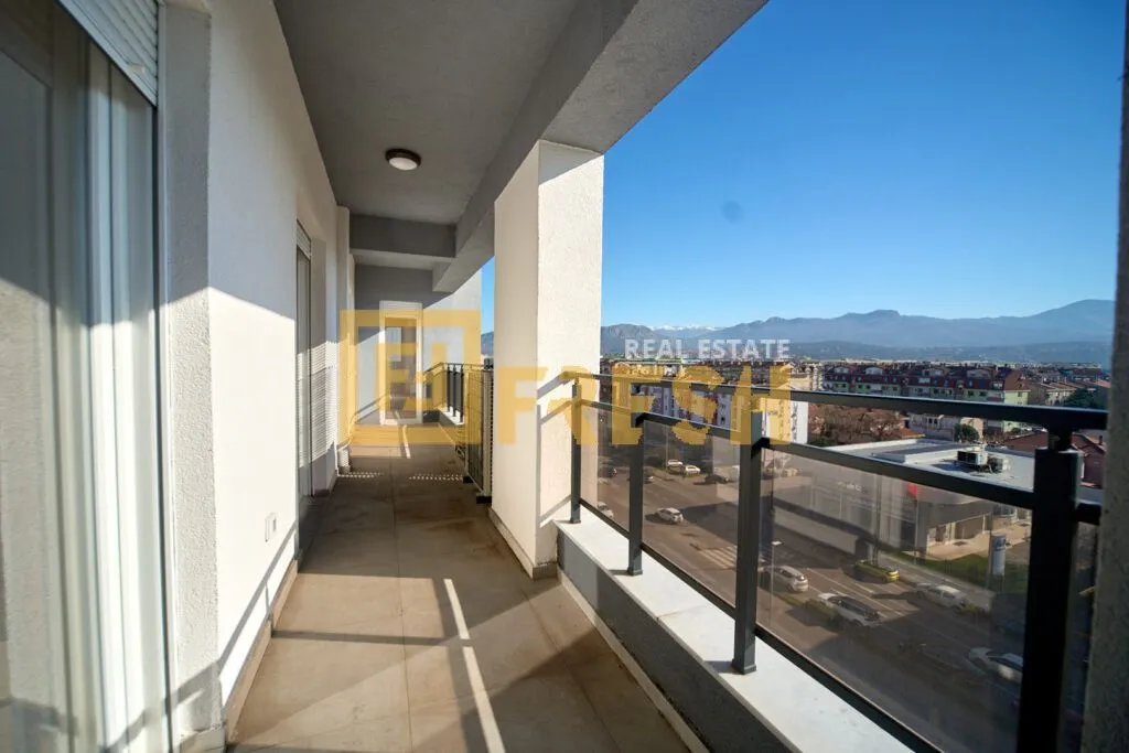 Prodaja, trosoban stan, 104m², Stari Aerodrom, Podgorica