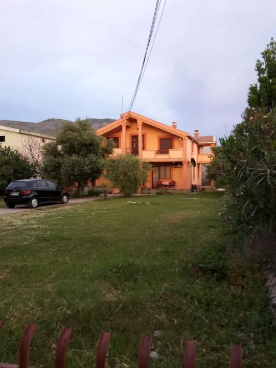 Sale, house, 284m², Karaburško Polje, Podgorica