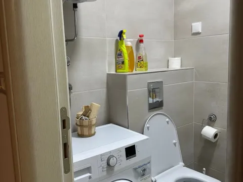 Izdavanje, jednosoban stan, 43m², Dalmatinska ulica, Podgorica - image 2