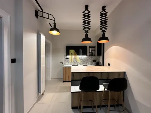 Izdavanje, trosoban stan, 100m², Stari grad, Novi Sad - image 3