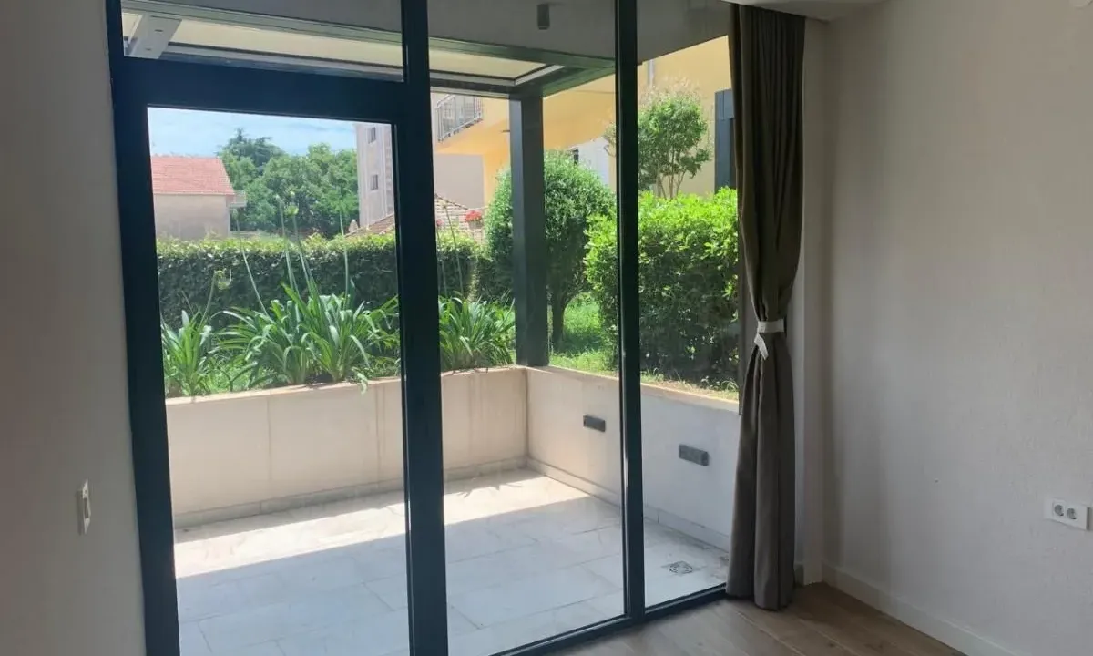 Sale, office space, 58m², Donja Lastva, Tivat