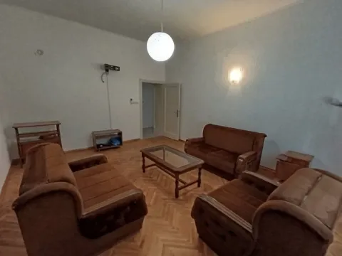 Izdavanje, poslovni prostor, 68m², Centar, Podgorica - image 11