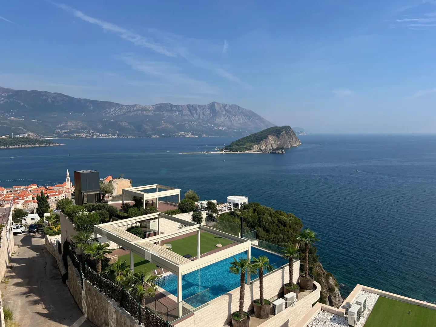 Izdavanje, jednosoban stan, 70m², Vidikovac, Budva