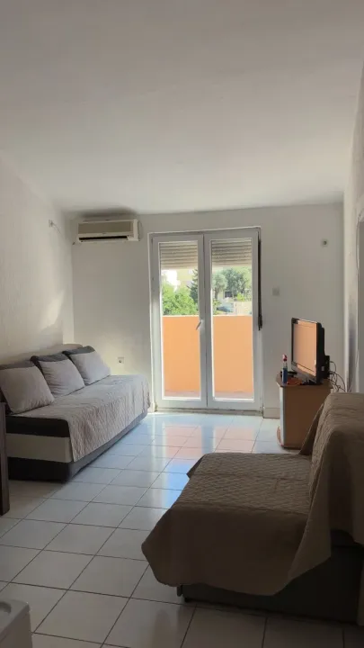 Rent, one bedroom apartment, 43m², Rafailovići, Budva