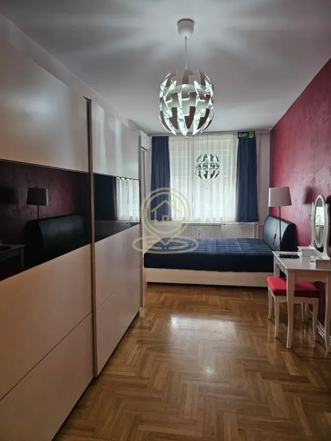 Rent, four bedroom apartment, 97m², Vračar Sve Podlokacije, Beograd