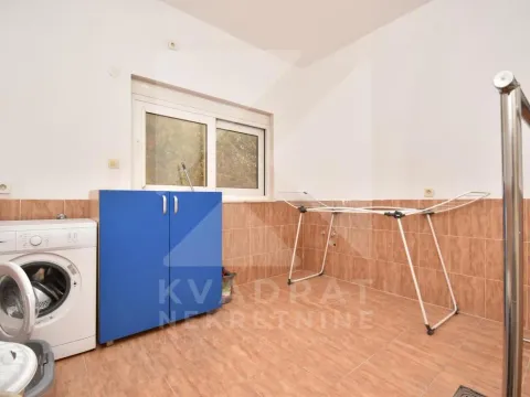 Izdavanje, kuća, 330m², Zeta, Podgorica - image 34