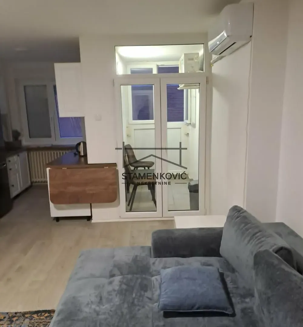 Prodaja, trosoban stan, 500m², Novo naselje, Novi Sad