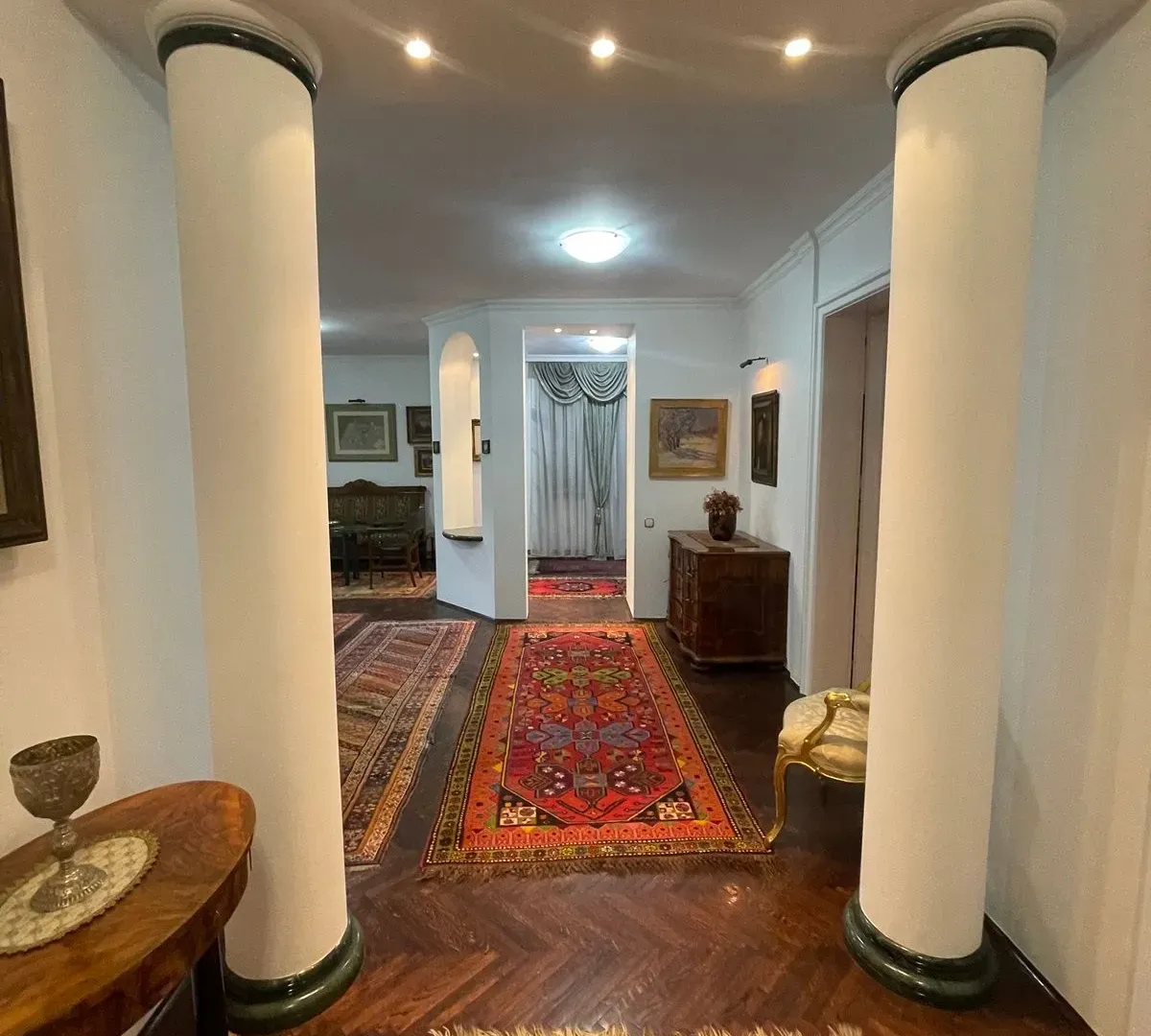 Izdavanje, kuća, 300m², Vračar Sve Podlokacije, Beograd